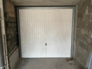 Garage / box en Vente à St-priest-en-jarez