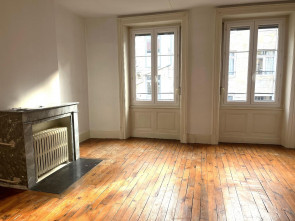 Appartement en Vente à St-etienne / 3 pièces 100m2
